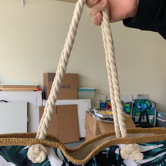Paradise Canvas Beach Tote with Rope Strap - Picture 3 of 4